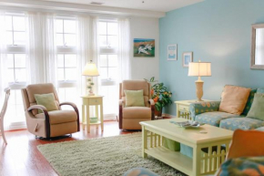 Sojourn Beach Haven Sleeps 7 with Pool near Beach